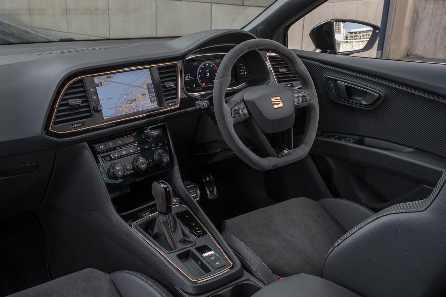 Торпедо Seat Leon Cupra R ST (5F) 2019 года  (UK) (фото 14 из 40)